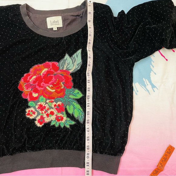 Ritu Kumar rose appliqué stone beaded velvet sweatshirt - Picture 6 of 6